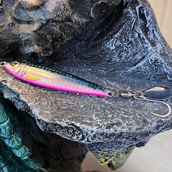 UV Metal Jig Lure Spinner Bait with Hooks for Mackerel Sea Fishing Shore Casting 60g 80g – Metal Jig – view 1